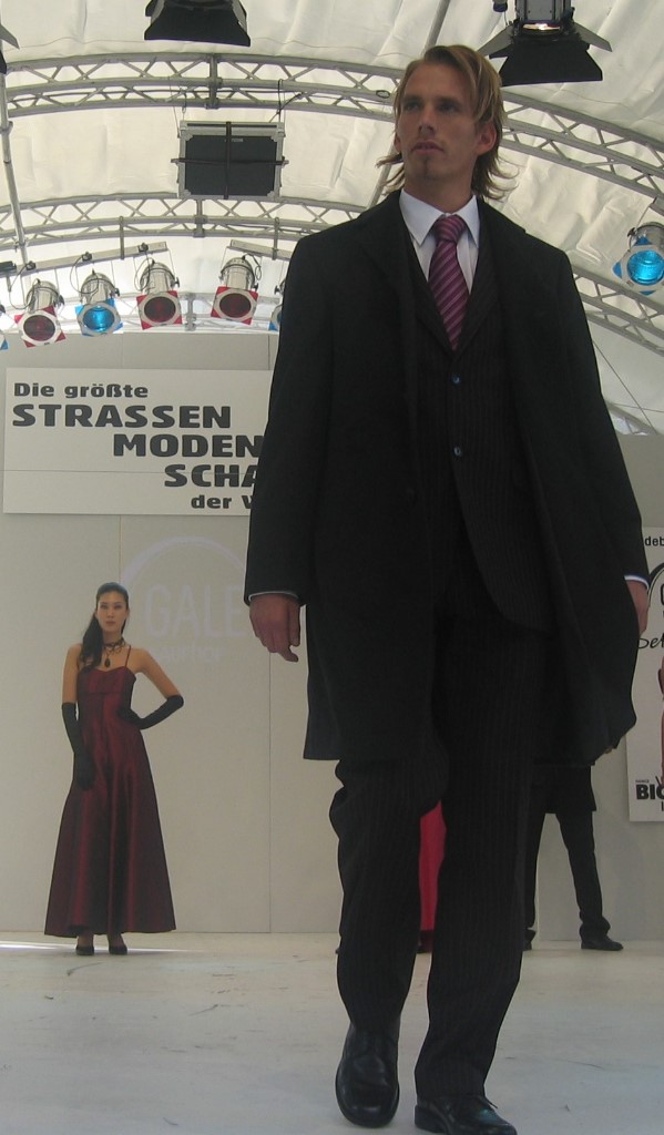 ../Images/krefash3 577b.jpg